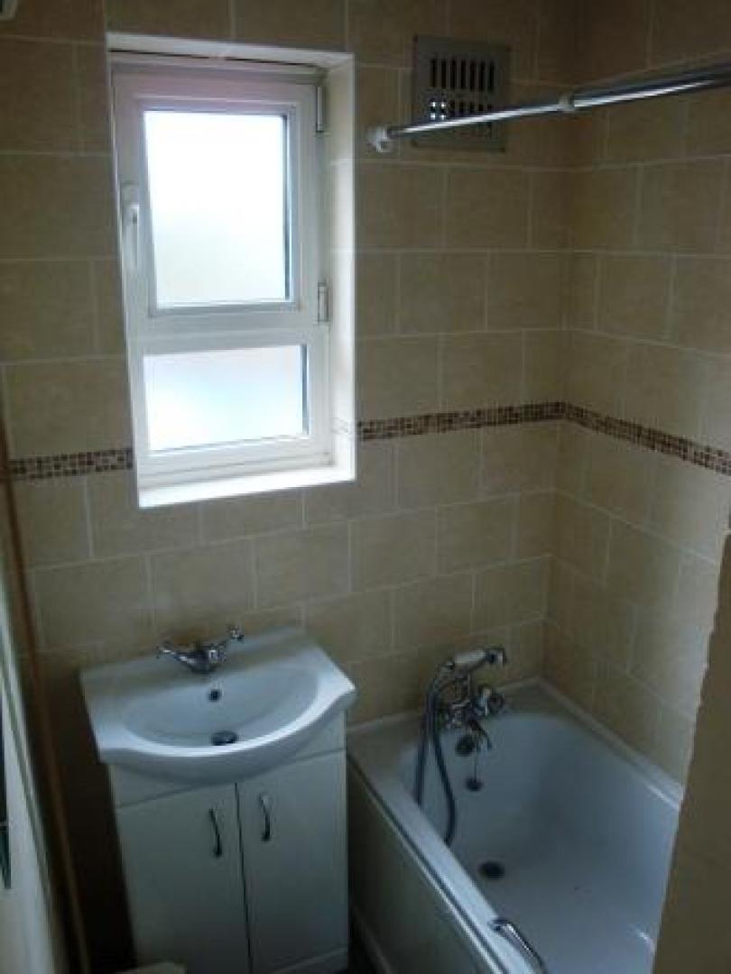 			3 Bedroom, 1 bath, 1 reception Flat			 Cricklewood Lane, CRICKLEWOOD